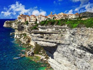 Falaise en corse