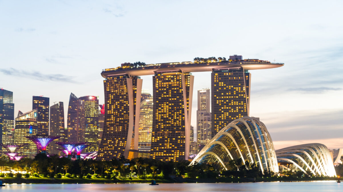 où se situe singapour