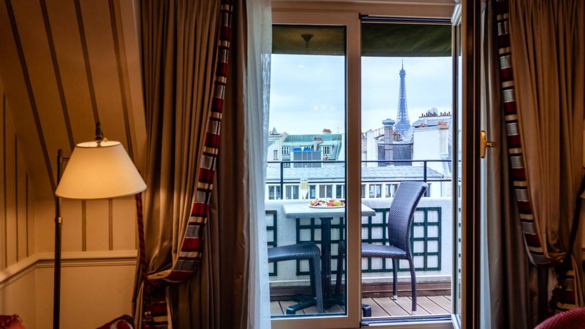 media les points a verifier avant de reserver un hotel a paris