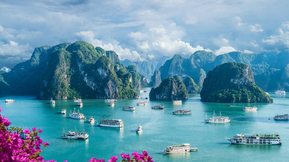visu pourquoi choisir une croisiere pour explorer la baie d halong