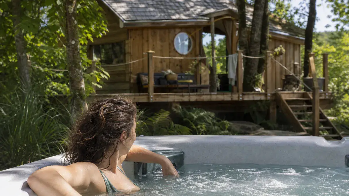 Logement insolite en Bretagne : cabanes, bulles et adresses avec jacuzzi pour un week-end