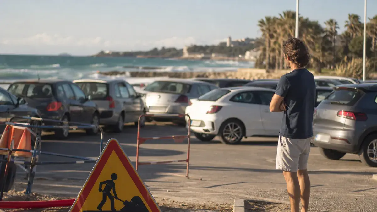 Parking de la plage de la Garoupe : accès, stationnement gratuit et restrictions pendant les travaux